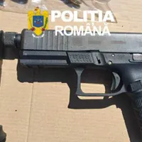 Pistol - Foto: Poliția Română