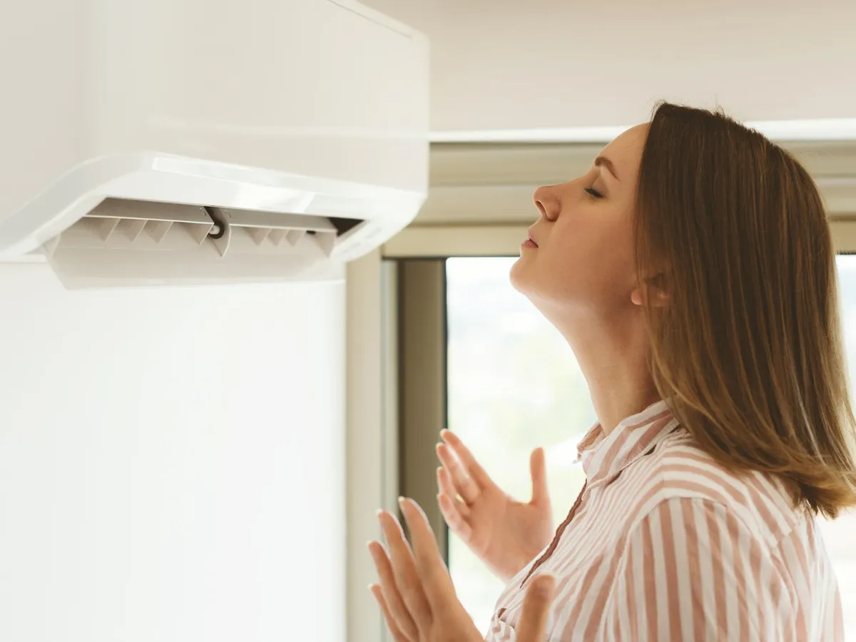 Greșeala comună care îți poate dubla factura la energie când folosești aerul condiționat acasă - Foto: Profimedia images
