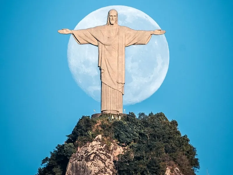 Marea Piramidă din Giza, singura dintre cele 7 minuni ale lumii antice care a rezistat până la noi