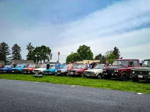 În perioada 12-13 mai, în cadrul show-ului auto Carlisle Import & Performance Nationals din Pennsylvania a avut loc prima expoziție de mașini clasice românești din SUA - Foto: Facebook/Eduard Palaghita