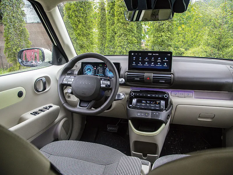 HYUNDAI INSTER