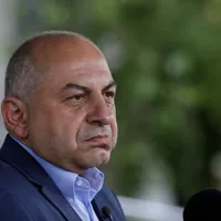 Cîrstoiu spune că a operat și la privat pentru că l-au chemat pacienții și nu e incompatibil - Foto: INQUAM Photos/ Octav Ganea