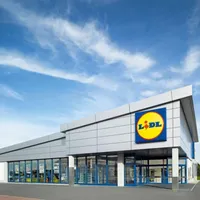 Un magazin LIdl închis de ANPC după ce s-au descoperit nereguli grave. Ce era în sacii cu făină albă - Foto: Lidl /
