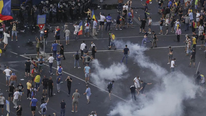 Peste 700 de persoane au fost afectate la protestul din 10 august 2018. Foto Inquam Photos/Octav Ganea