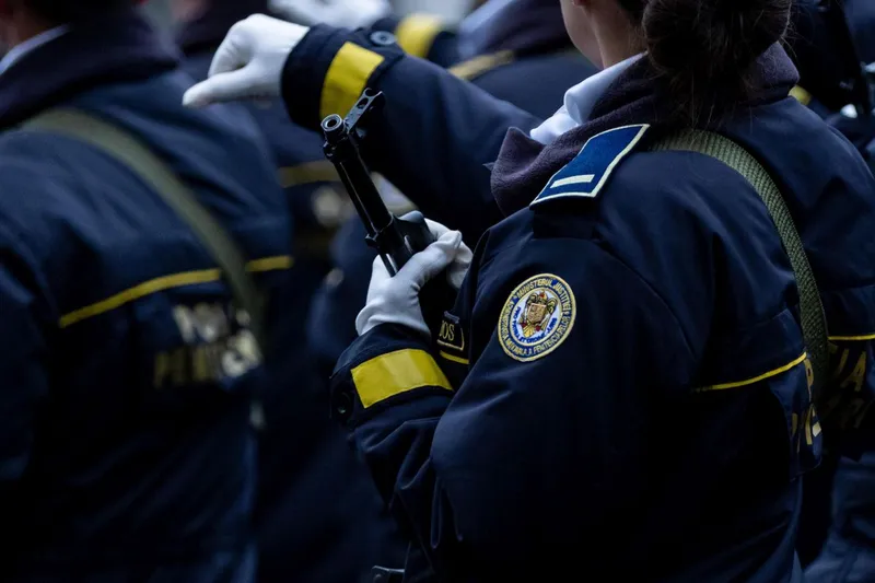 Repetiţii, la Alba Iulia, înainte de Ziua Naţională - Foto: INQUAM PHOTOS/Andrei Apolzan