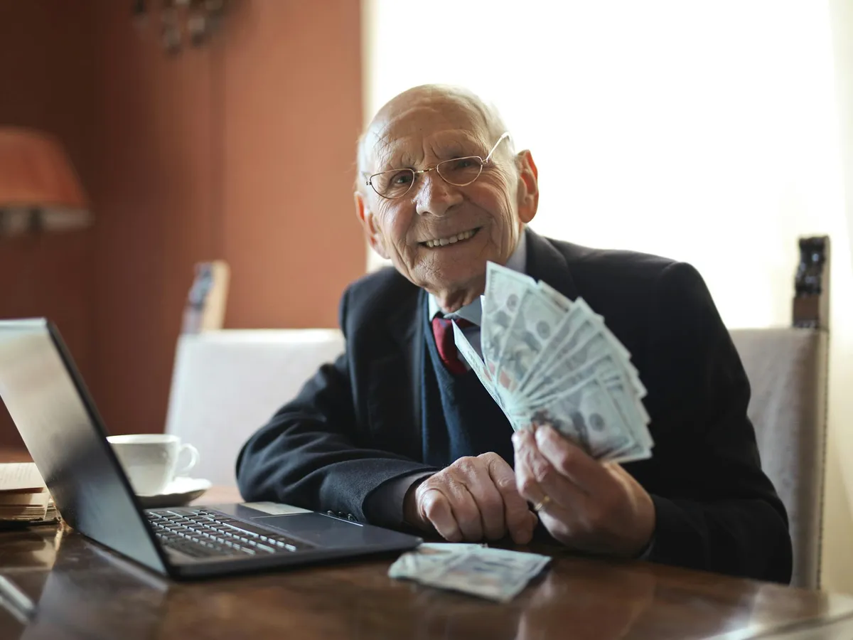 Poșta schimbă, din nou, data la care livrează pensie pe luna mai. Cum sunt amăgiți pensionarii? - FOTO: Pexels (imagine cu rol ilustrativ)