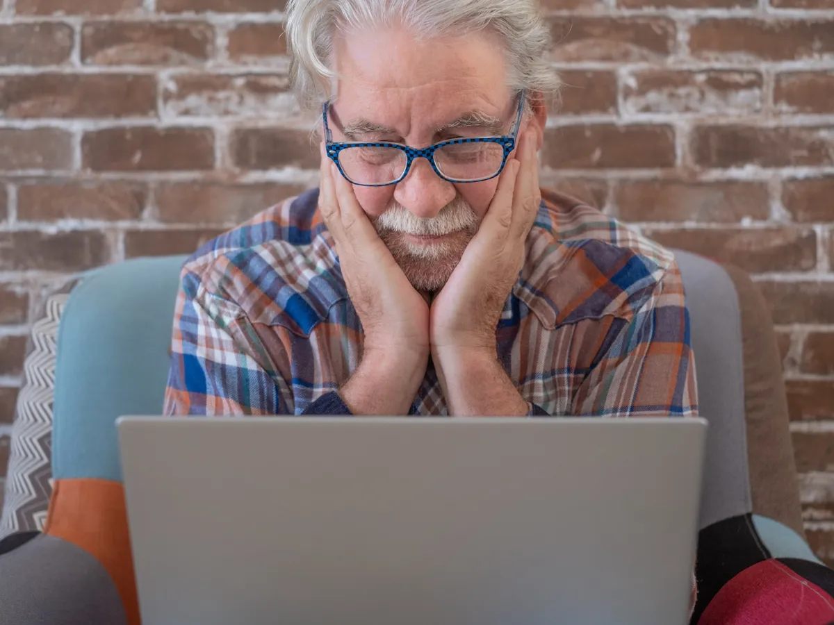 Legea pensiilor modificată. Care pensionari rămân cu 15% din pensie? Alții care muncesc, concediați în 15 zile