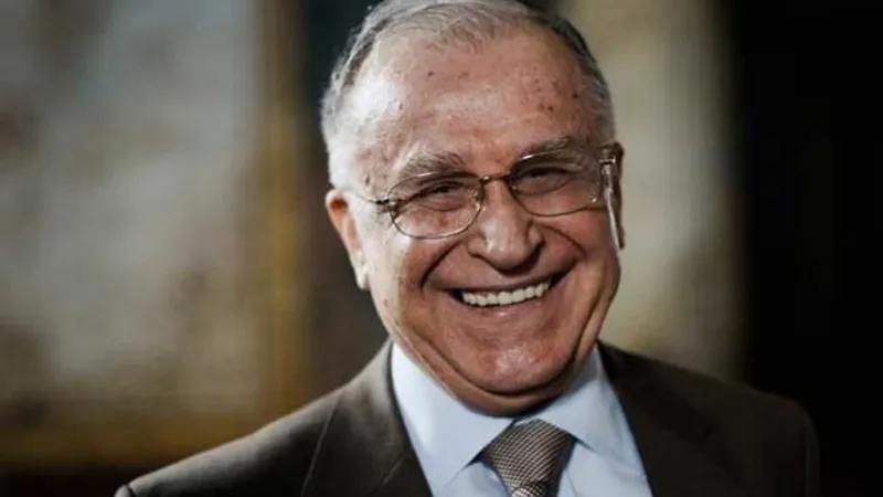 Ion Iliescu își scrie al doilea volum de memorii/ Foto: Arhiva