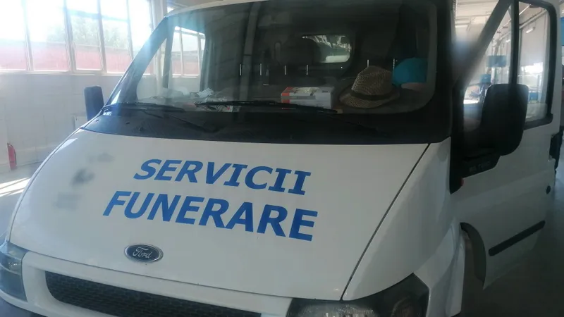 Șoferul unei firme de servicii funerare s-a prezentat la RAR Vaslui pentru o verificare tehnică în vederea redobândirii certificatului de înmatriculare suspendat în trafic. / Foto: RAR, Facebook