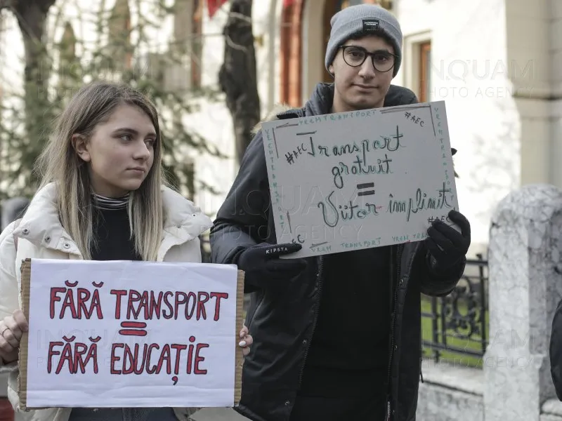 Elevii sunt nemulțumiți de noile criterii de acordare a burselor. FOTO: Facebook