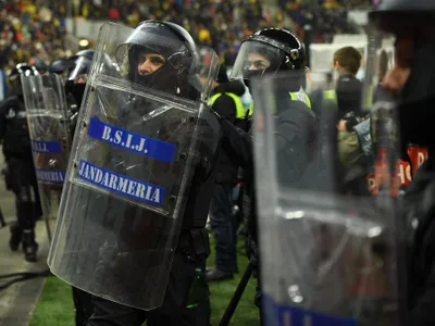 FRF anunţă ce nu trebuie să facă suporterii, la un meci de fotbal. Cât de mare poate să fie bagajul? - Foto: INQUAM PHOTOS/Vali Marin