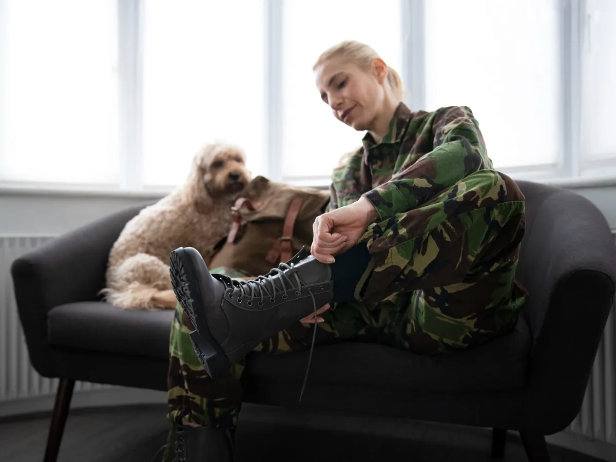 Trucul militarilor ca să nu-ți mai înghețe picioarele iarna. Ai nevoie de o folie de aluminiu