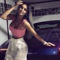 Nora lui Dragnea mângâie aici alt Porsche/FOTO: cancan.ro