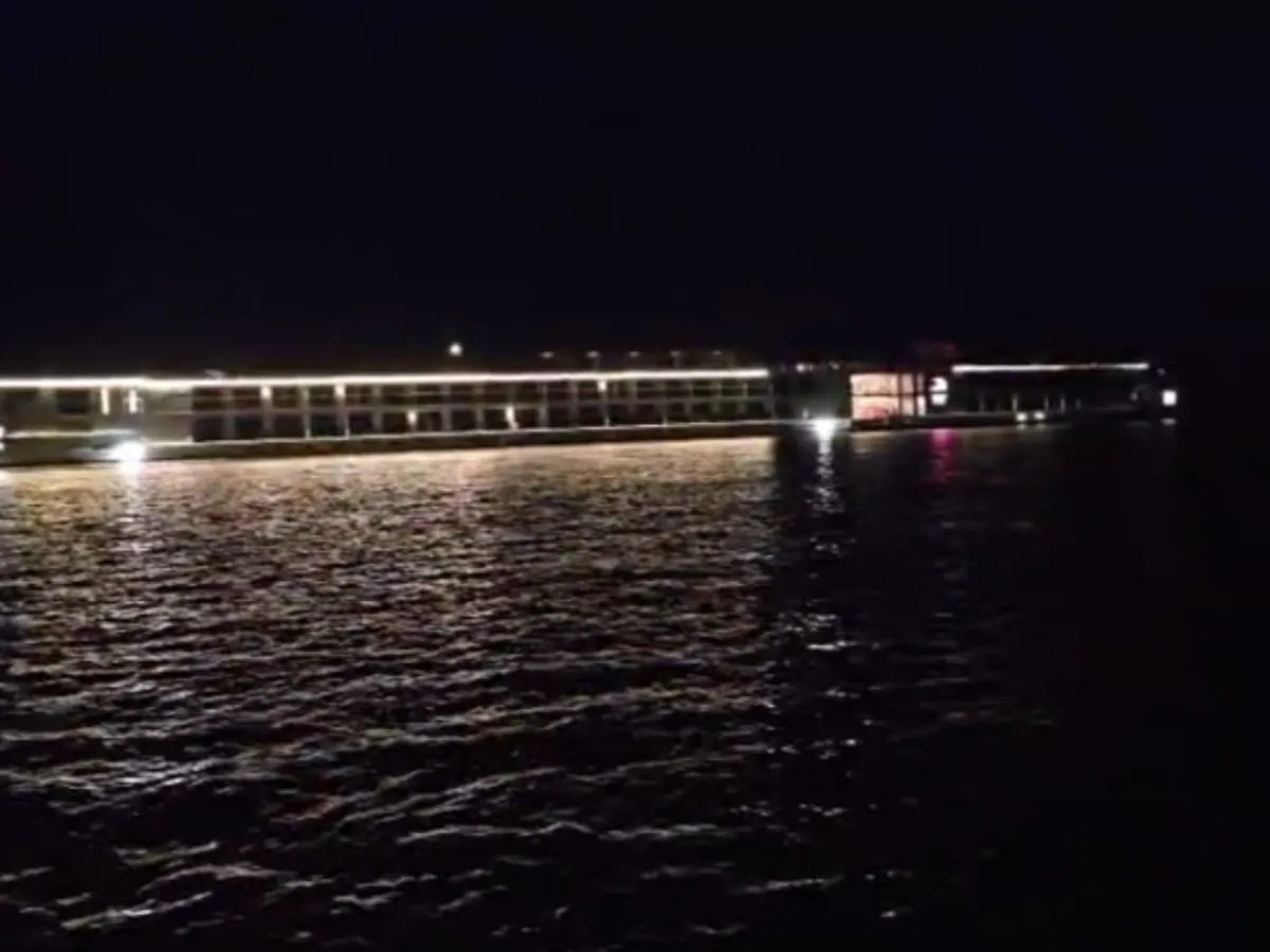O navă sub pavilion elvețian a eșuat pe Dunăre, din cauza nivelului foarte scăzut al apei