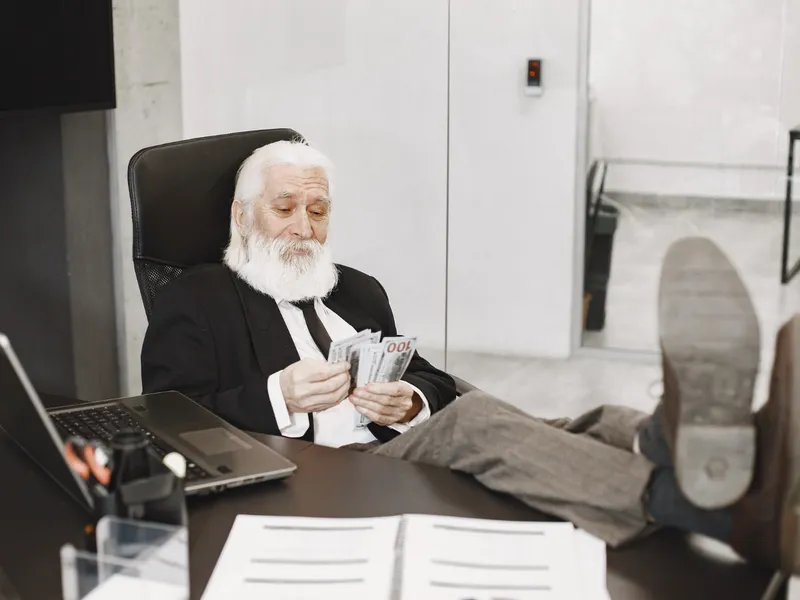 Pensie specială de 43.680 lei lunar pentru un fost magistrat. E aproape cât cea mai mare pensie CCR Foto: Freepik (fotografie cu caracter ilustrativ)