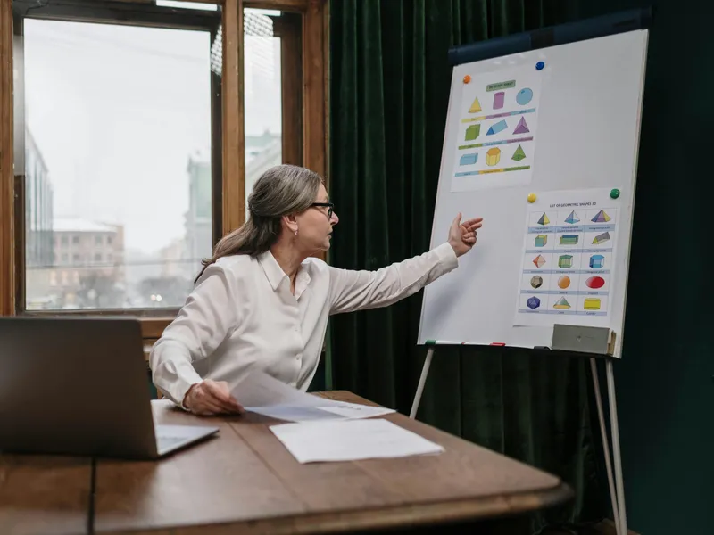 Ce pensie ia un profesor după 40 de ani la catedră, după noua lege a pensiilor. Cum se face calculul Foto: Pexels (fotografie cu caracter ilsutrativ)