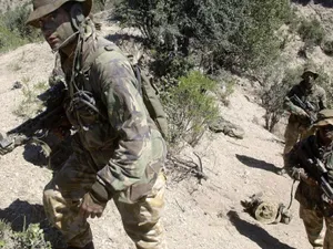 „Copii legați de mâini și împușcați”. Mărturii în premieră despre crimele de război comise de militari din trupele speciale britanice