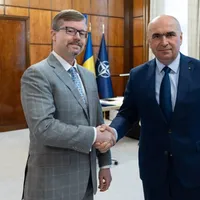 Bolojan, discuții cu Însărcinatul cu afaceri de la Ambasada SUA despre cooperarea militară - Guvernul României / X.com