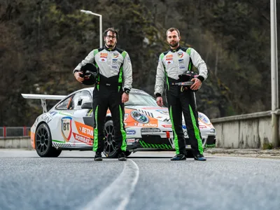 Simone va concura anul acesta pe un remarcabil Porsche 997 R-GT. / Foto: Porsche Romania