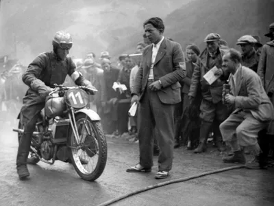 Cursă moto din anul 1934 - Foto: pro-bike.ro (Imagine cu rol ilustrativ)