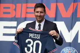 Messi deja aduce bani pentru PSG. 150.000 de tricouri vândute într-o singură zi. Foto PSG Talk