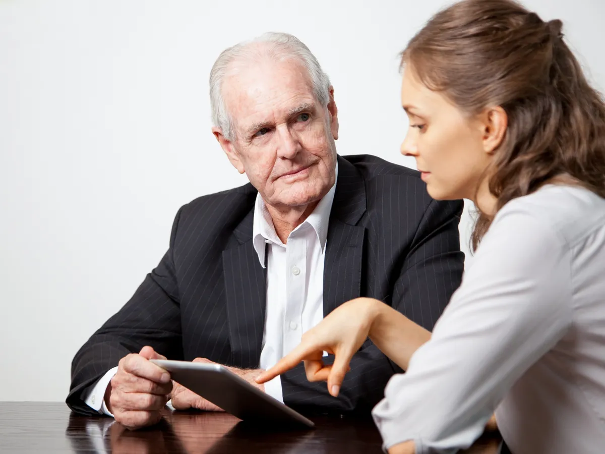 Pensionar cu avocat Foto: Freepik (rol ilustrativ)