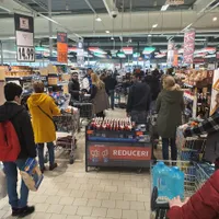 Cine sunt inițiatorii proiectului prin care românii nu mai au acces la supermarket duminica foto: Arhivă
