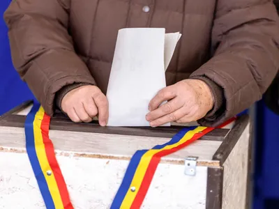 CCr va decide luni anularea primului tur al alegerilor. Am putea merge la vot înainte de Anul Nou - Foto: INQUAM PHOTOS / Casian Mitu