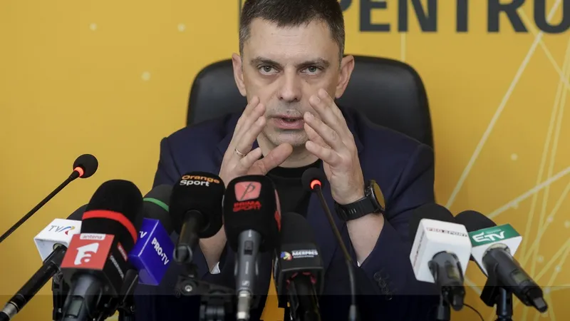 Eduard Novak, ministrul Sportului Foto: INQUAM Photos/ Sabin Cirstoveanu