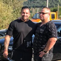 Rețeaua de prostituție condusă de Alex Tâmplaru (stânga), ajutat de finul său Alex Bodi, fostul soț al Biancăi Drăgușanu, a torturat multe tinere atrase prin metoda "lover boy" Foto: Facebook