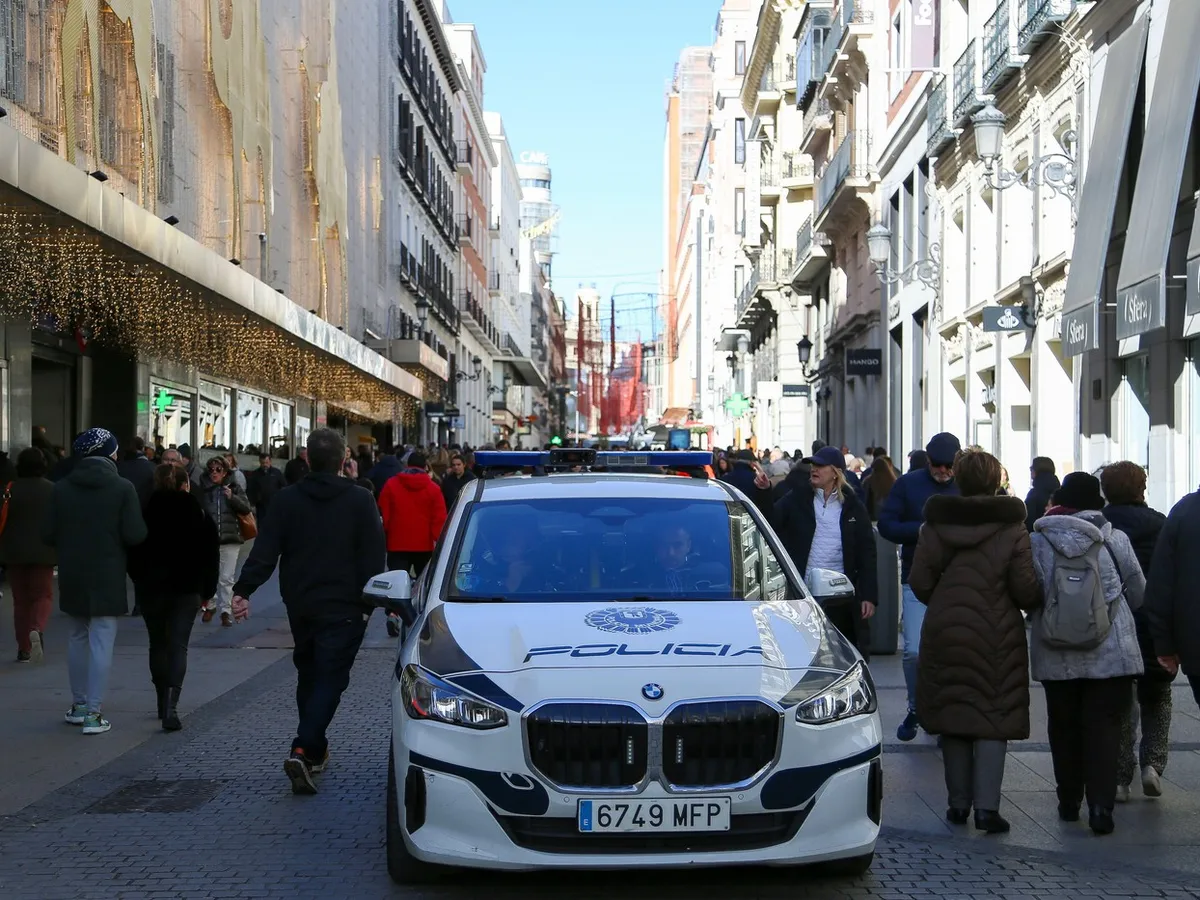 Escrocherie pe o insulă de vacanță frecventată de români. Un polițișt a înșelat sute de turiști. Ce făcea?