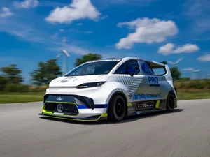 Ford Pro Electric SuperVan de 2.000 CP ajunge la 100 km/h în sub 2 secunde. / Foto: Ford