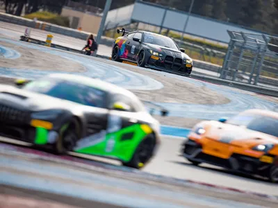 Weekend de foc, în GT4 European Series. Ce a făcut prima echipă românească în prima etapă? - Foto: Facebook / GT4 Series