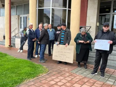 Pensionari, în greva foamei. Cum au pierdut bani la pensie din cauza unui gest stupid al angajatorilor?