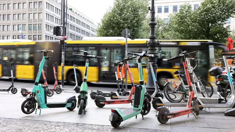 Trotinetele și bicicletele electrice, interzise în mijloacele de transport de la 1 Martie. AFLĂ unde - Foto: ADAC - Rol ilustrativ