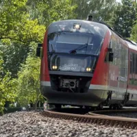 3.500.000.000 lei, pentru 110 km de linie ferată pe care trenurile merg de 2 ori mai încet ca în UE - Foto: Facebook/CFR Infrastructura - Rol ilustrativ