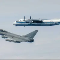 Tensiuni Rusia-Marea Britanie. Două Typhoon au fugărit avioane rusești de spionaj deasupra Poloniei - Foto: British MoD
