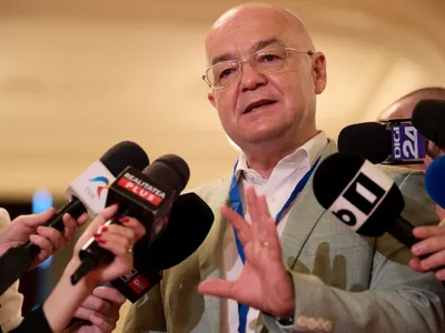 Primarul Clujului, Emil Boc, dă declaraţii presei - Foto: INQUAM PHOTOS/Codrin Unici