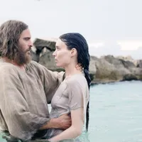 Joaquin Phoenix și Rooney Mara, în filmul „Maria Magdalena” din 2018 - Foto: Profimedia Images