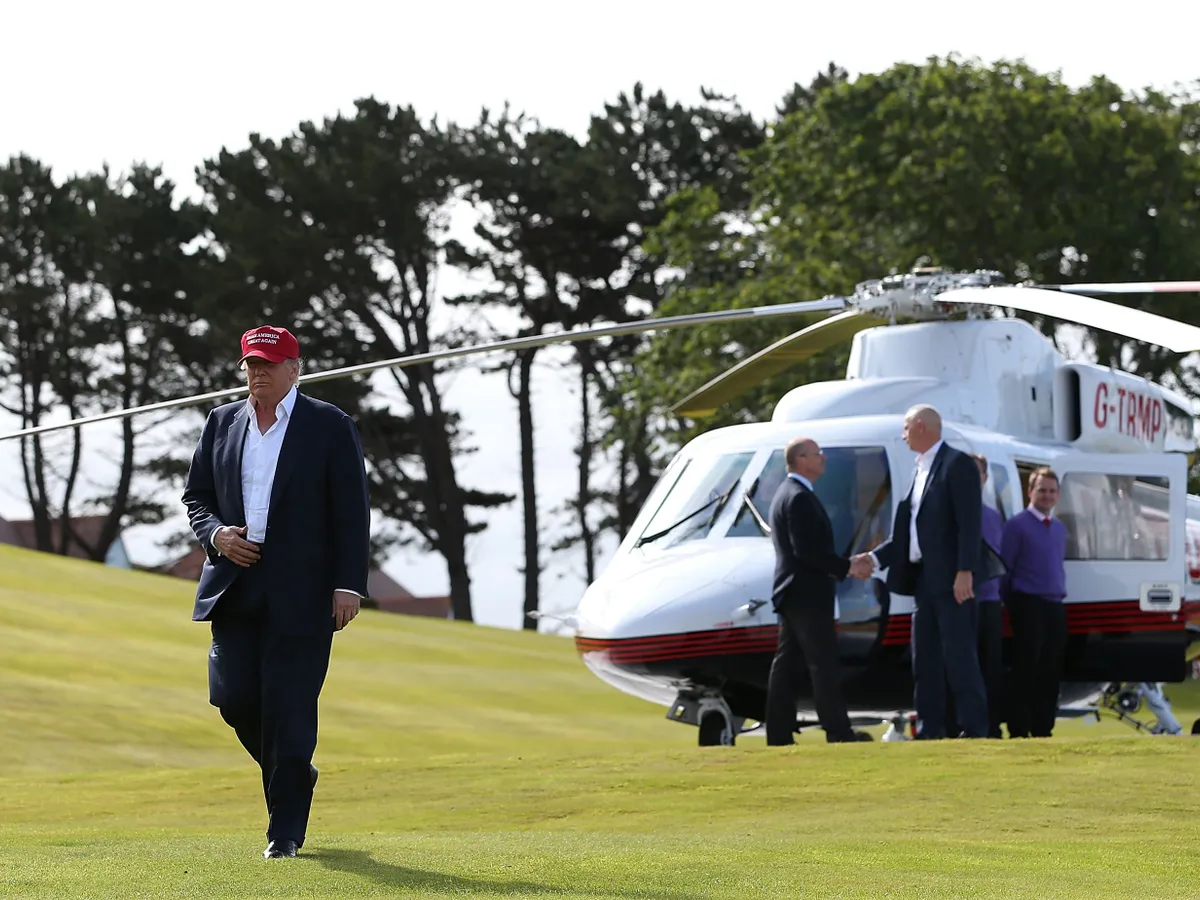 Un bărbat a fost arestat după ce a îndreptat un laser spre elicopterul în care se afla Donald Trump - Foto: Profimedia Images (imagine cu rol ilustrativ)