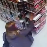 Captură video cu învățătoarea din Râmnicu Vâlcea prinsă la furat în magazin