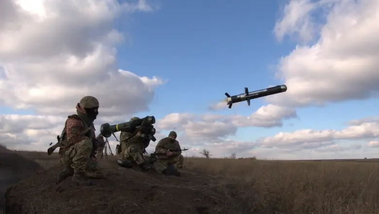 Militari ucraineni lansează o rachetă antitanc Javelin/ Foto: Profimedia Images