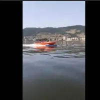 Accident: o șalupă a lovit în plin un caiac cu patru sportivi liceeni pe Dunăre, la Orșova. / Foto: captură video