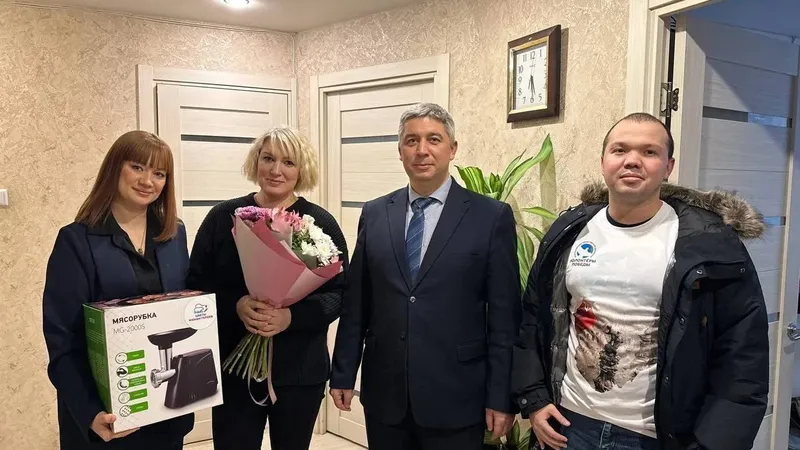 Cadou morbid de la Putin pentru mamele rușilor morți în Ucraina: "Primiți acest tocător de carne!" - Foto: X/ @nexta_tv
