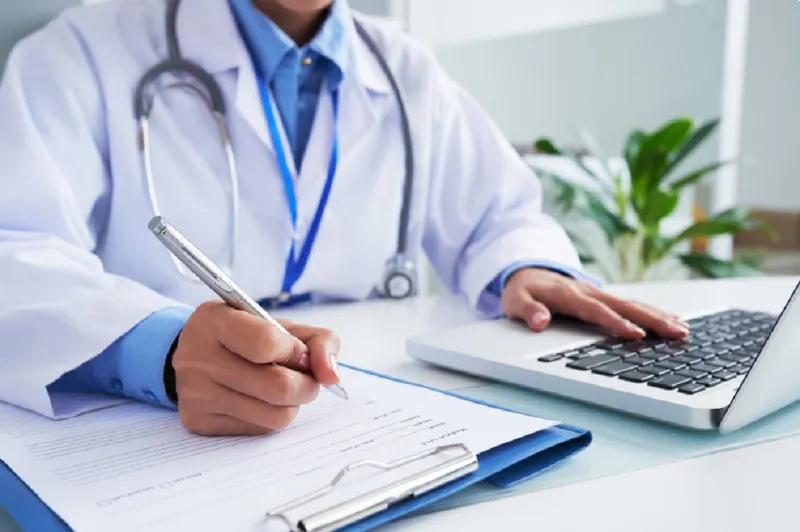 Pentru a beneficia de servicii medicale, românii trebuie să plătească CASS - Foto: Freepik (rol ilustrativ)