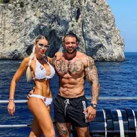Interlopul Alex Bodi,fostul soț al Biancăi Drăgușanu, judecat pentru trafic de minore și proxenetism. O parte din fapte erau din perioada în care era căsătorit cu Bianca Foto: unica.ro
