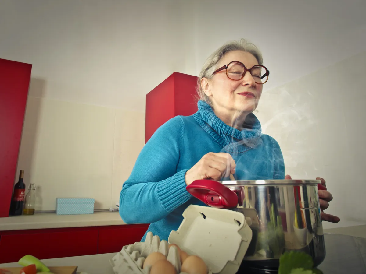 Femeie care gătește - Foto: Freepik (Imagine cu rol ilustrativ)