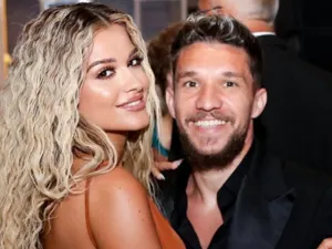 Mesajul postat de soția lui Alex Băluță, după ce fotbalistul a dat lovitura carierei la 31 de ani