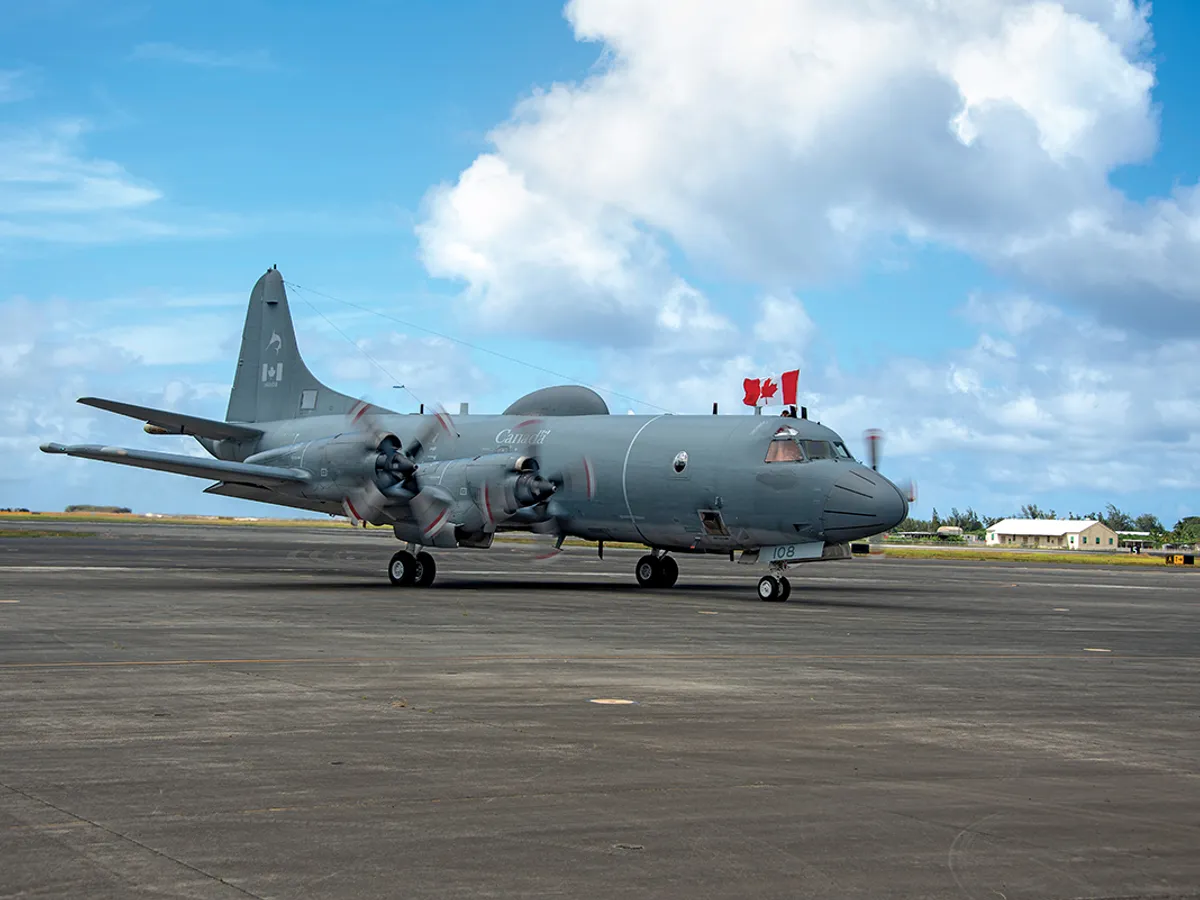O aeronavă canadiană CP-140 a fost urmărită în zbor de la Anchorage, în timp ce spărgătorul de gheață chinezesc Xue Long 2 a ajuns în Oceanul Arctic