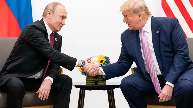 Putin acceptă negocieri de pace în Ucraina, cu o condiție. Trump are „misiunea” de a „calma” Europa - Foto: Profimedia images